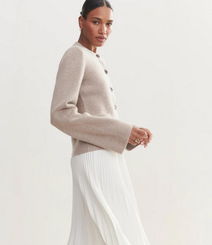 Nina Comfort Cardigan - Timeless & Refined