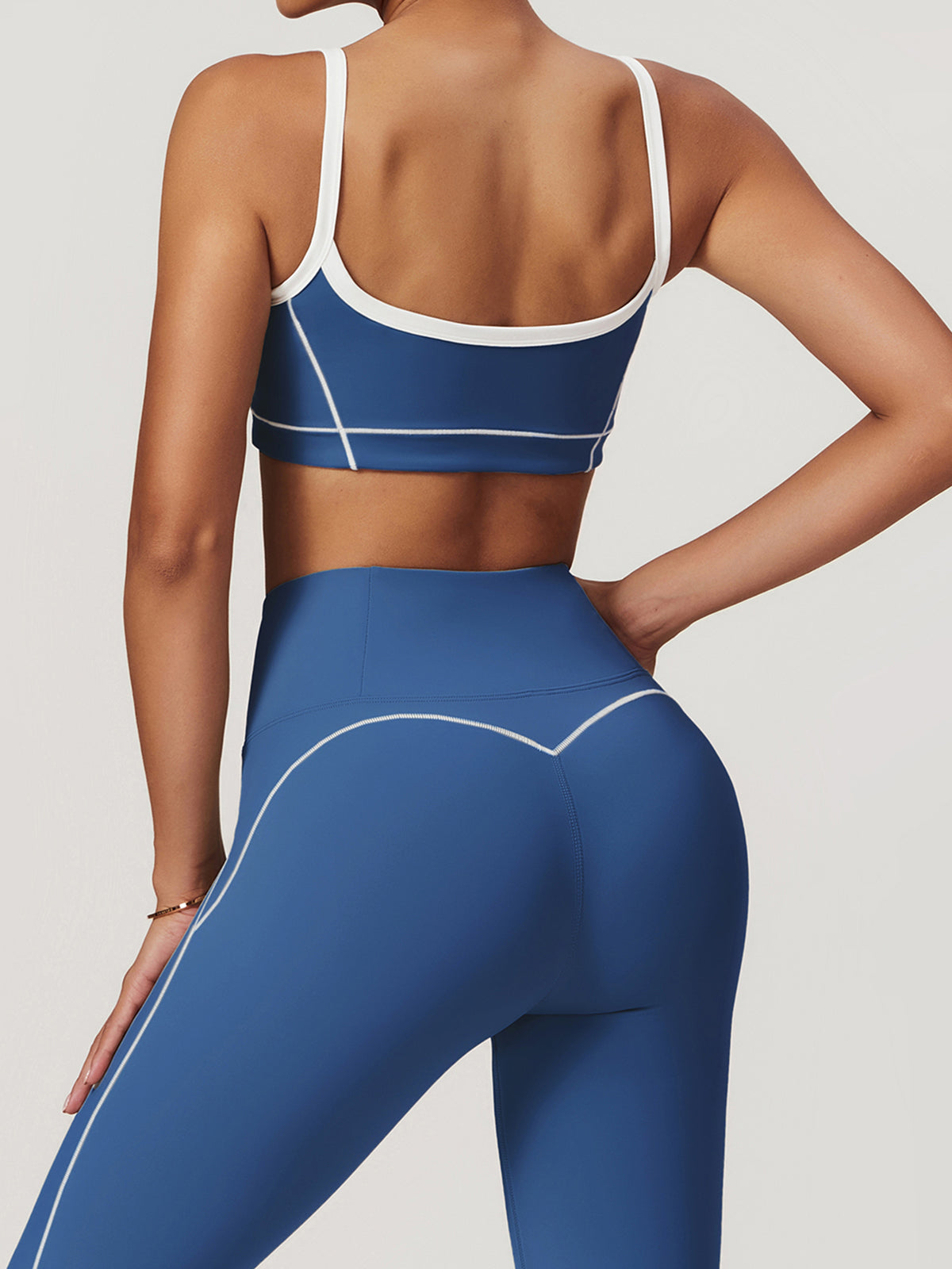 Seamless Contrast Binding Sports Bra